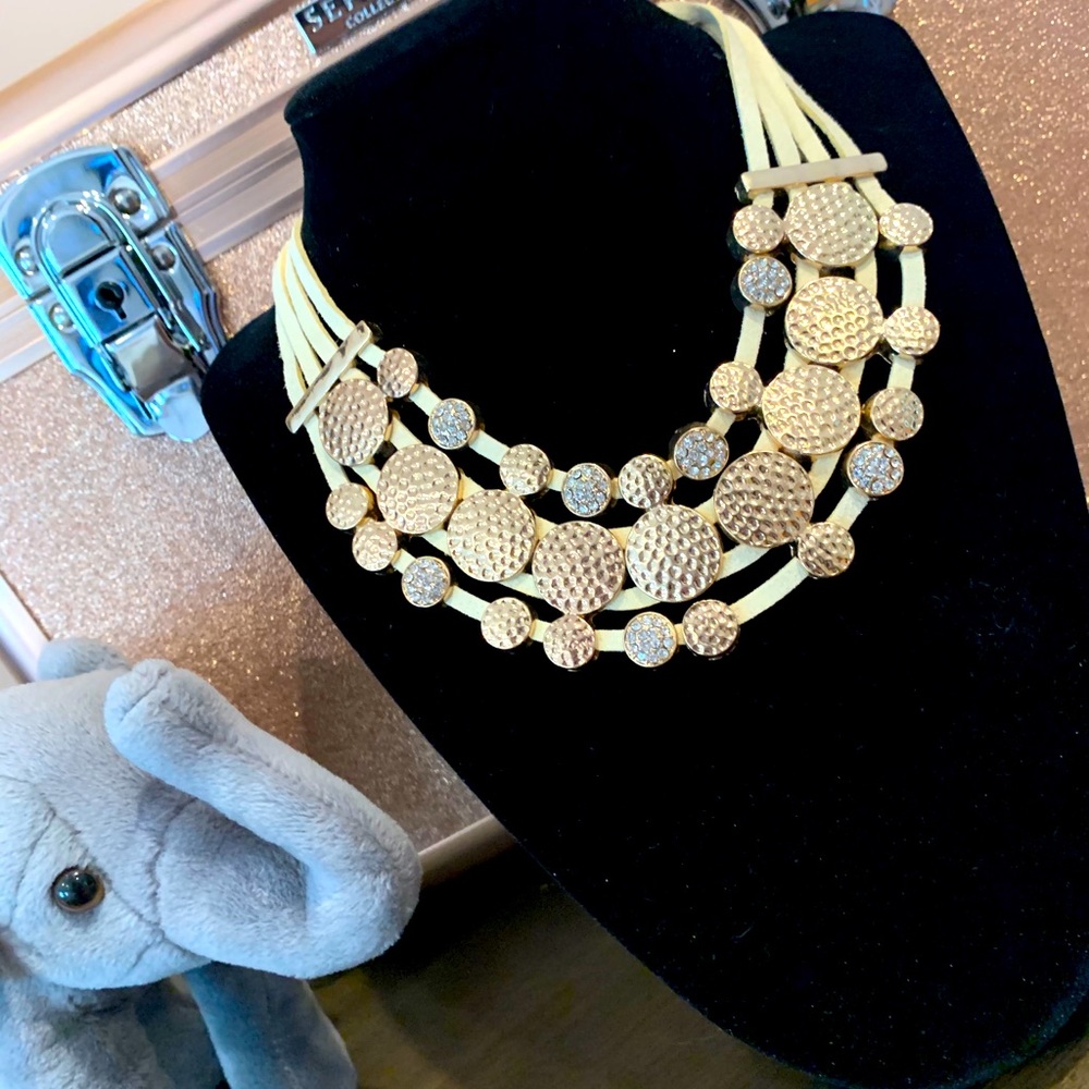 Beautiful lightweight statement necklace